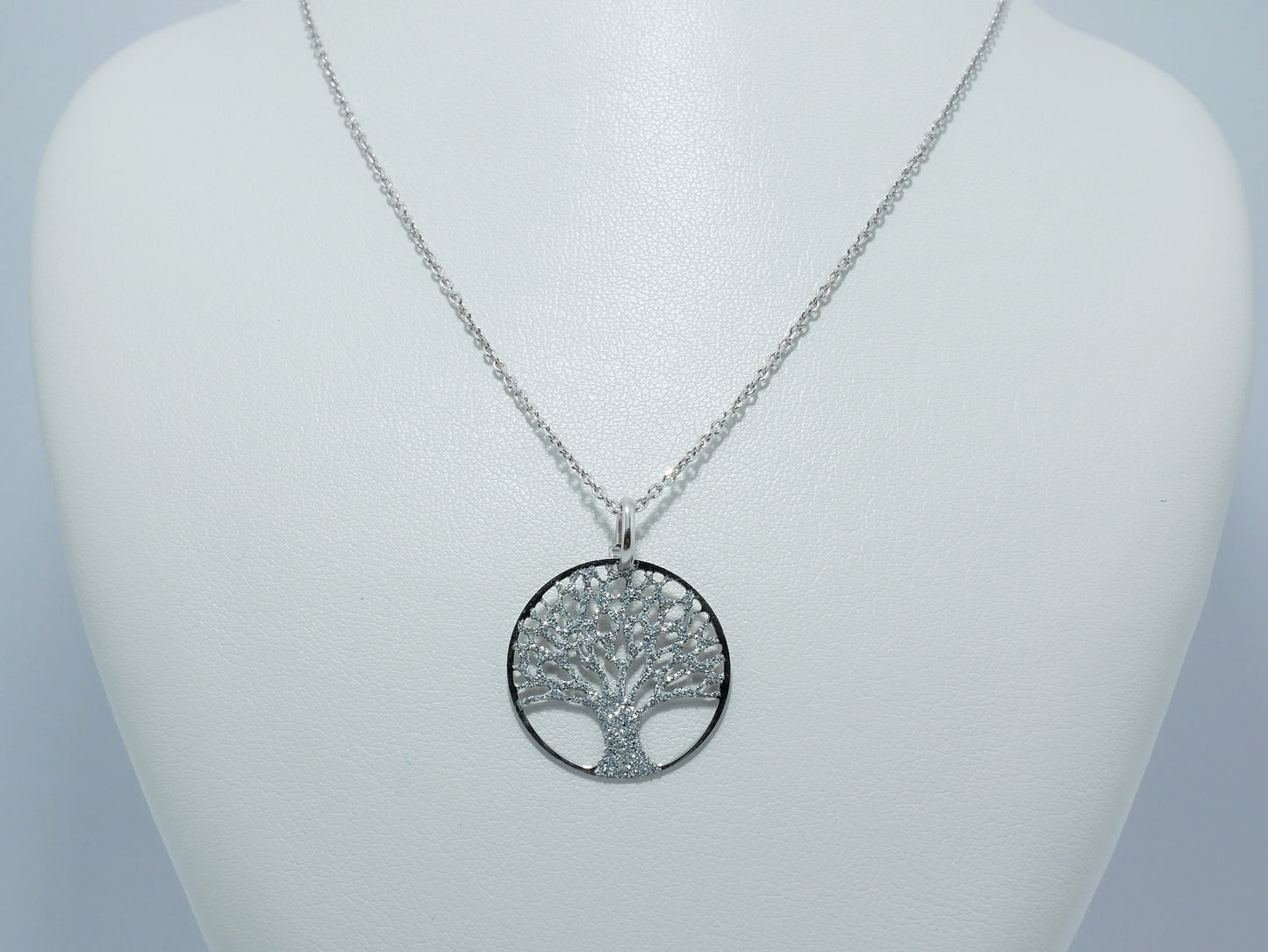 Collana in argento con albero della vita