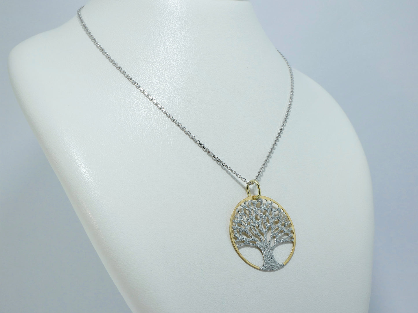 Collana in argento con albero della vita