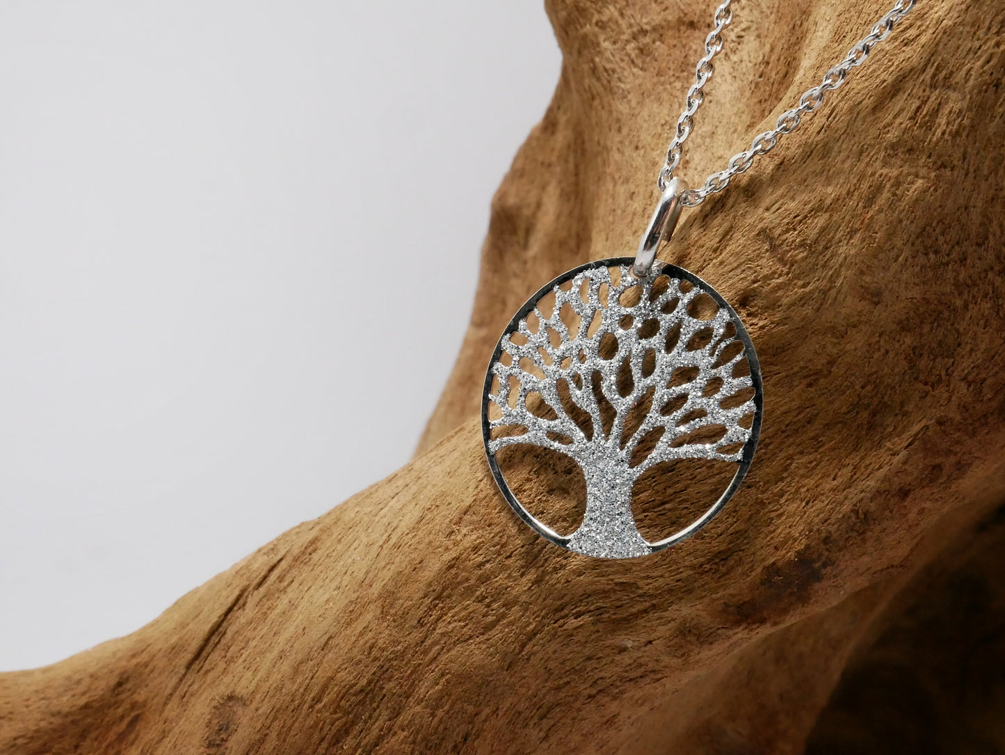 Collana in argento con albero della vita