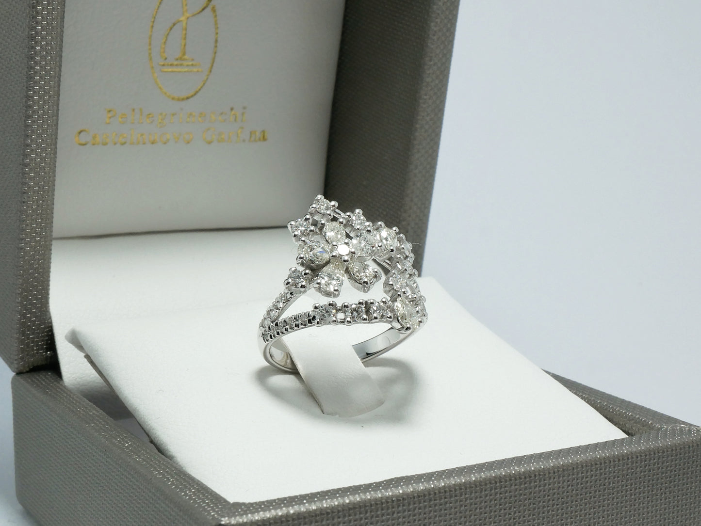 Anello fantasia a fiori