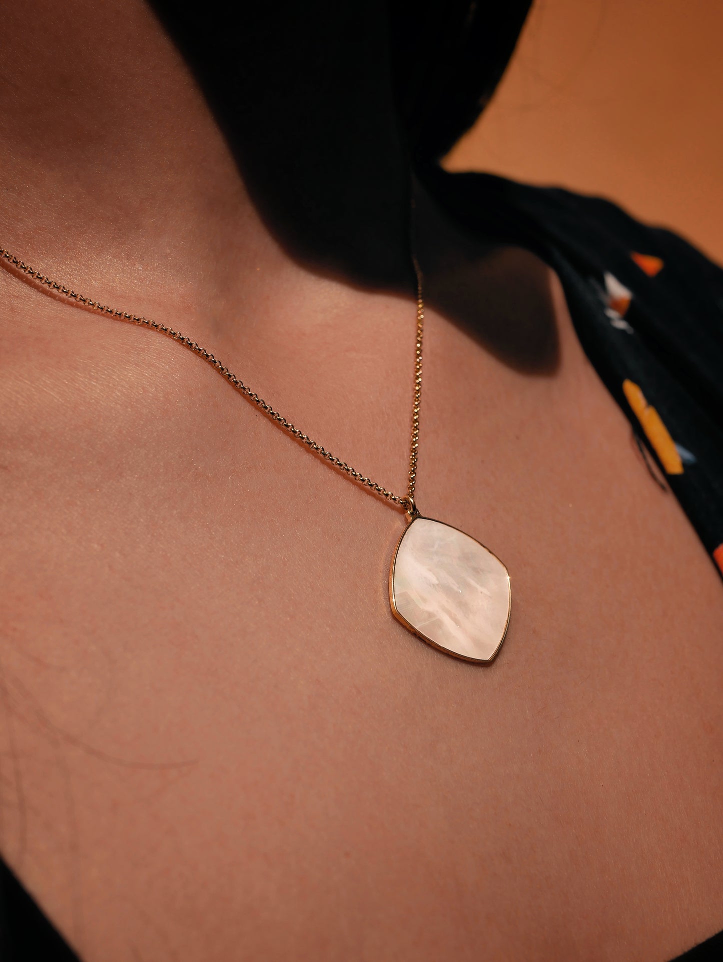 Collana in argento con madreperla
