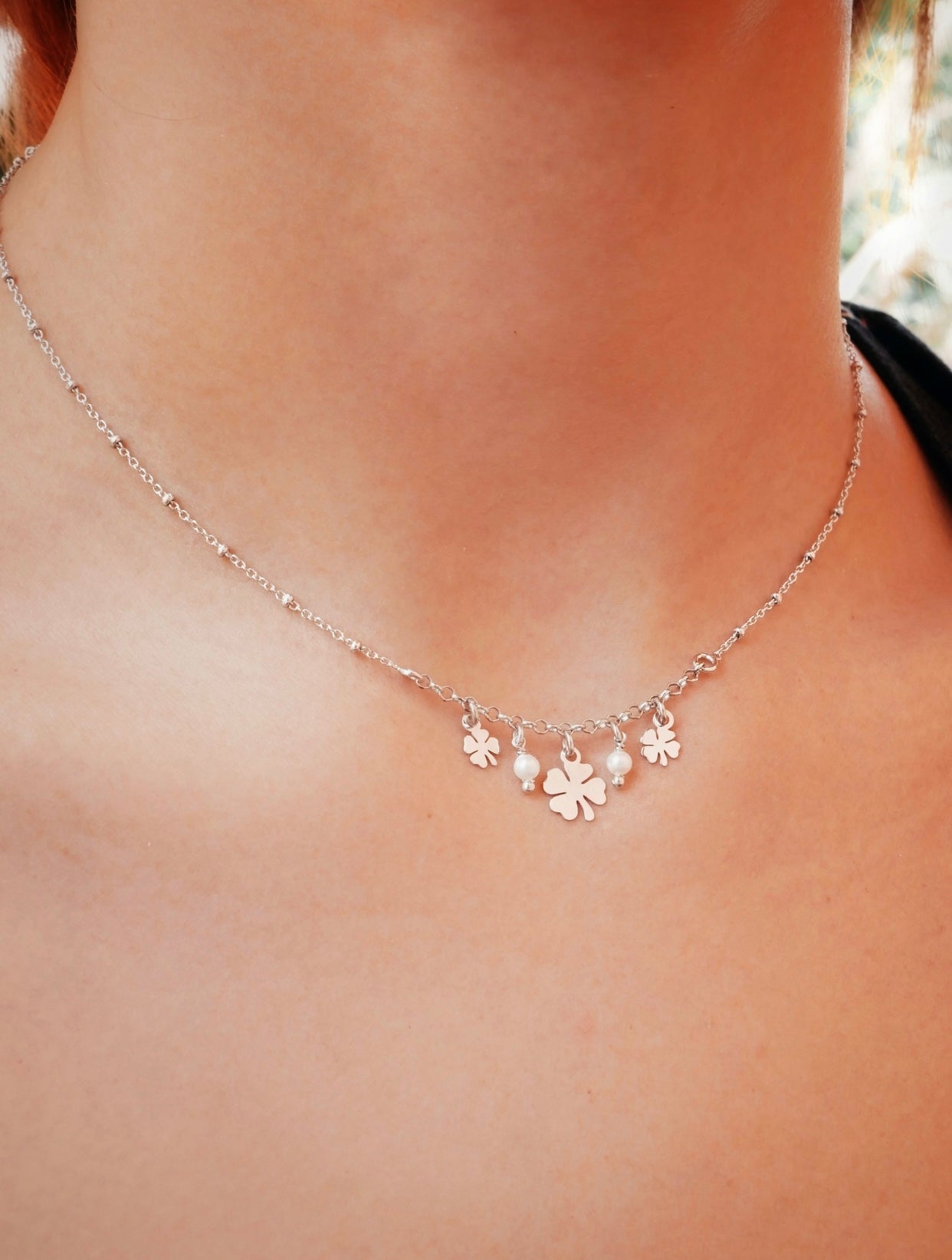 Collana in argento con quadrigli e perle