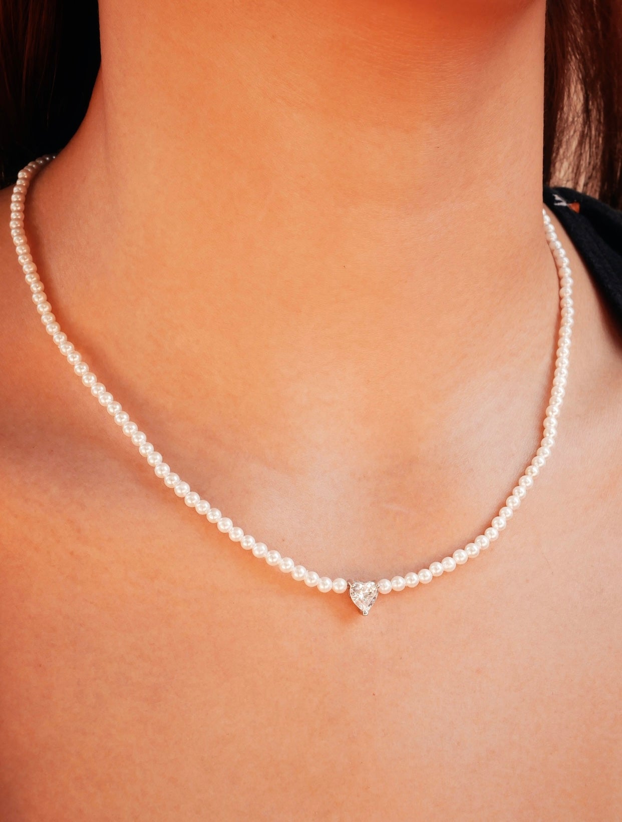 Collana con perle e cuore brillante