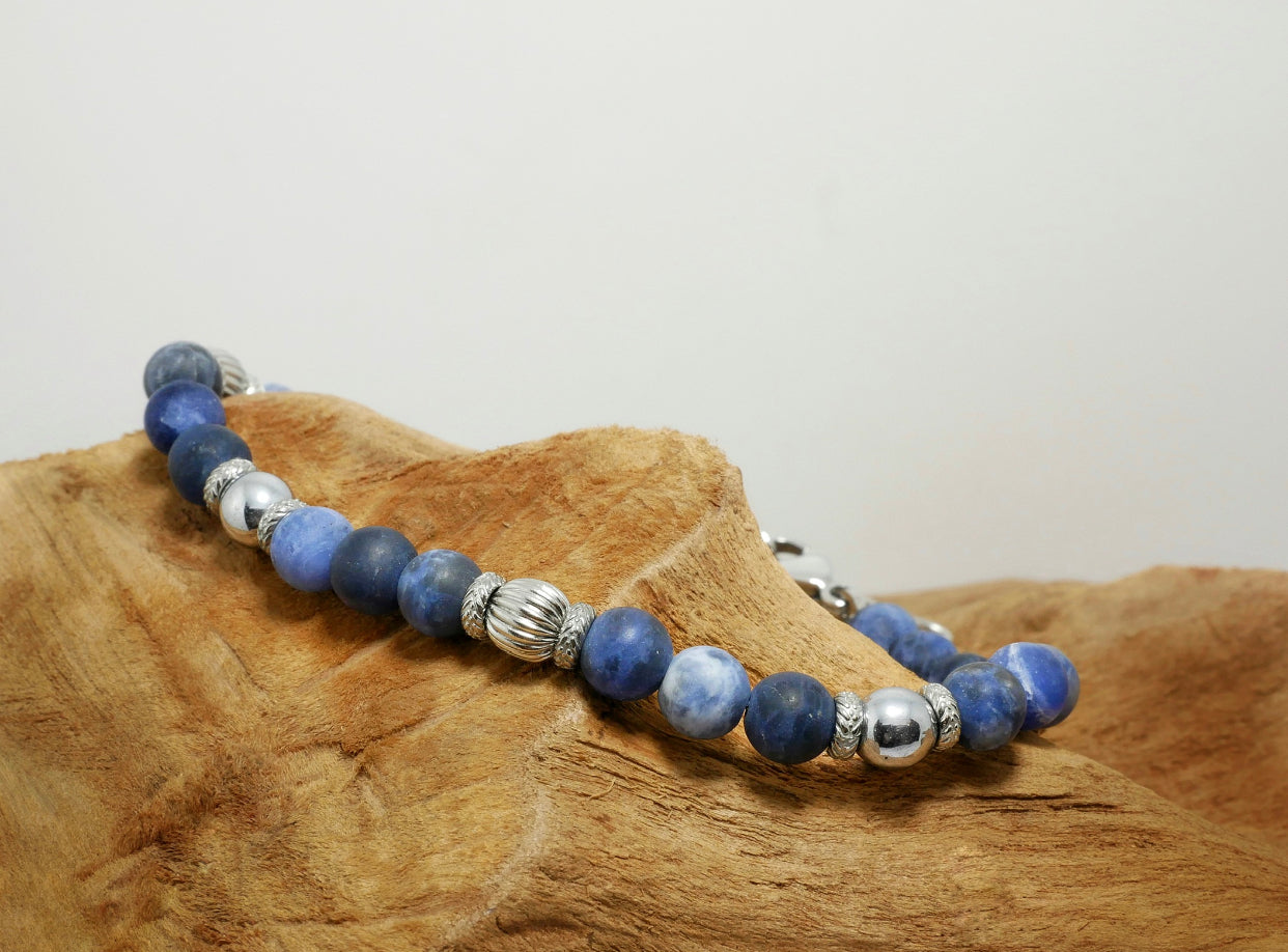 Bracciale uomo con sfere di sodalite blu