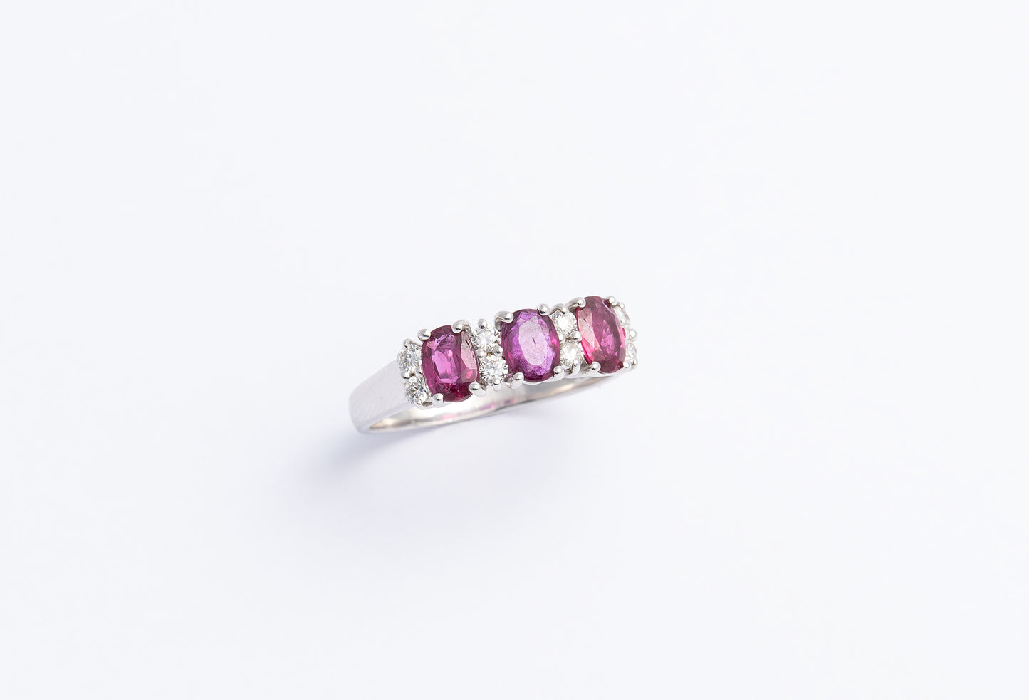 Anello trilogy rubini