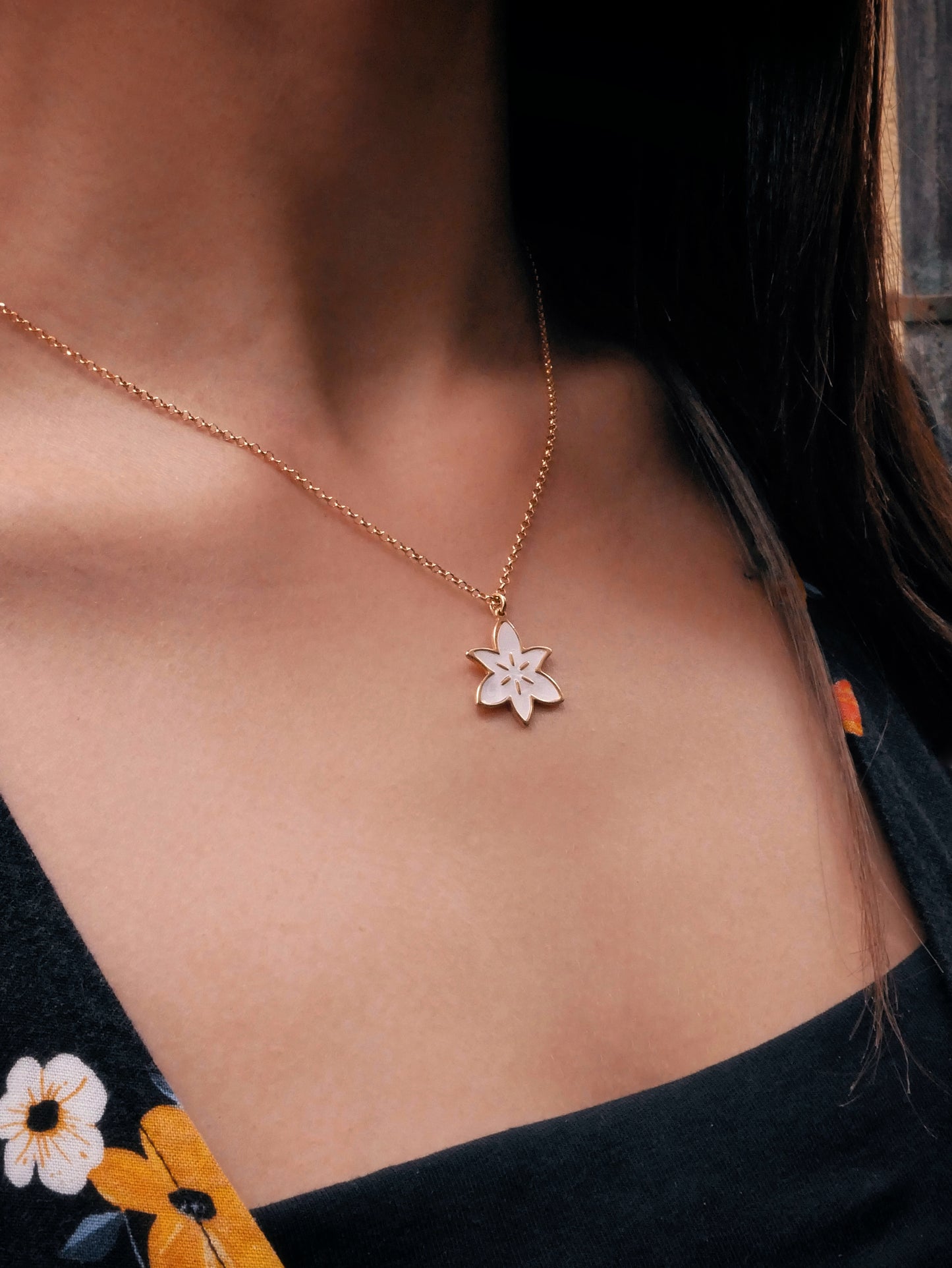 Collana in argento 925 con madreperla a fiore