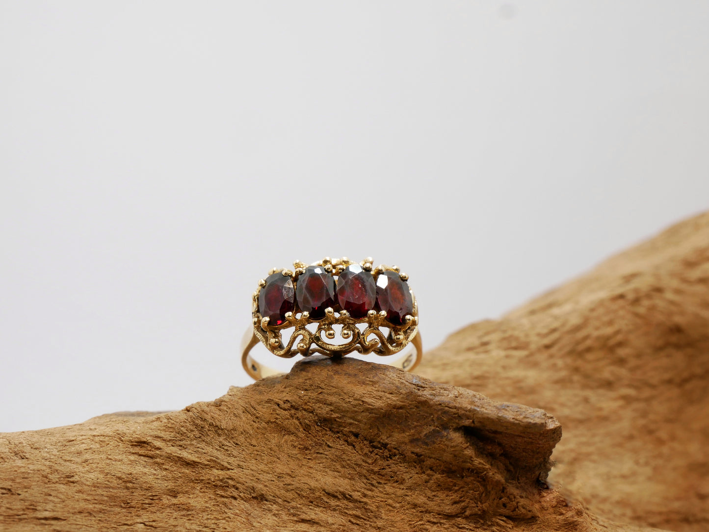 Anello Vintage veretta di granati