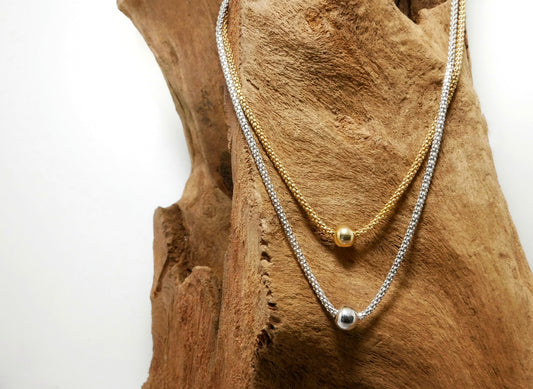 Collana in argento con sfere dei pianti