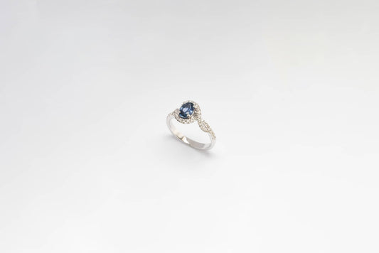 Anello con tanzanite e diamanti