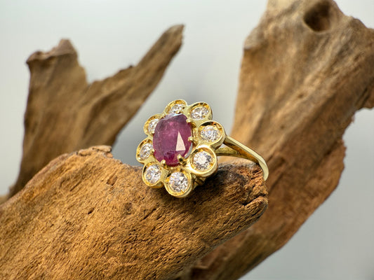 Anello in oro Vintage con Rubino e Zirconi